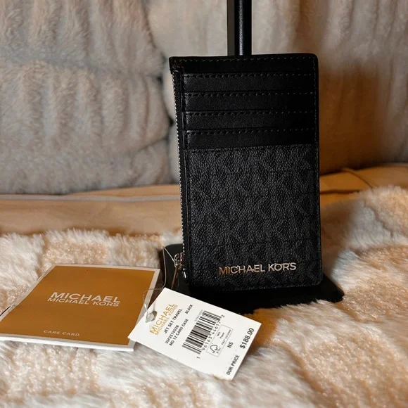020. Michael Kors Elegant Black Card Wallet - Picture 2 of 5